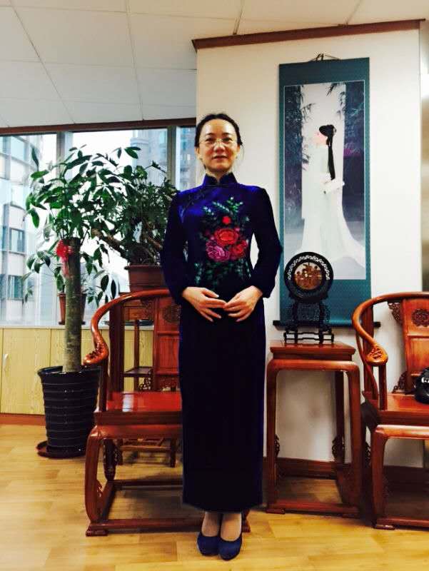 精品绣花旗袍  QXY040