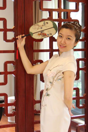 精品绣花旗袍 QXY021