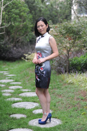 精品绣花旗袍  QXY026