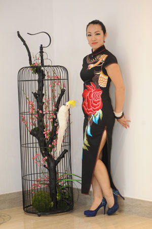 精品绣花旗袍  QXY032