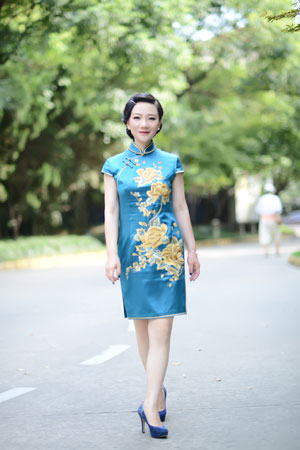 精品绣花旗袍QXY001